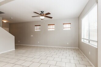 7014 S 40th Ln in Phoenix, AZ - Building Photo - Building Photo