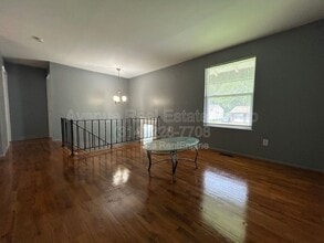 10441 Prince Dr in St. Louis, MO - Building Photo - Building Photo