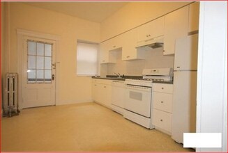 12 Naples Rd in Brookline, MA - Building Photo - Building Photo