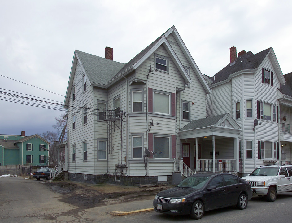 11 Union St in Taunton, MA - Foto de edificio