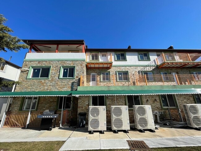 53-62 61st St in Queens, NY - Building Photo - Building Photo