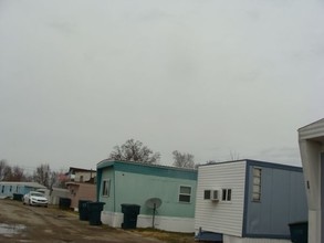 American & Redwood Mobile Home Parks in Muncie, IN - Building Photo - Building Photo