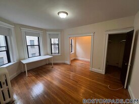 1144 Commonwealth Ave, Unit 21 in Boston, MA - Building Photo