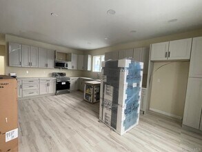 136 Park Ave in Mount Vernon, NY - Building Photo - Building Photo