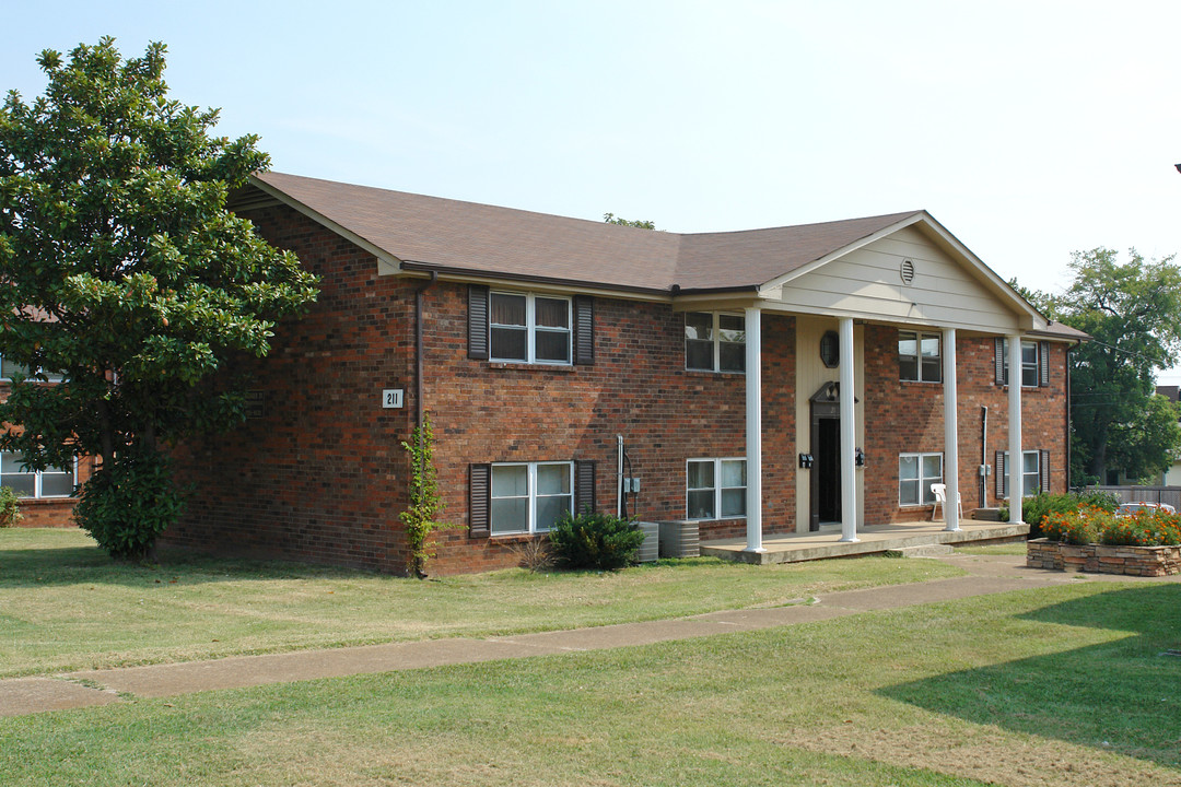 211 S 10th St in Nashville, TN - Building Photo