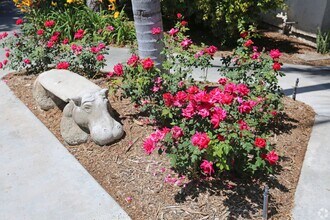 Rancho Monterey in Garden Grove, CA - Foto de edificio - Building Photo