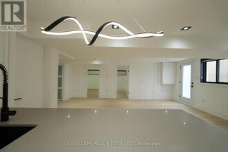 2893 Folkway Dr in Mississauga, ON - Building Photo - Building Photo