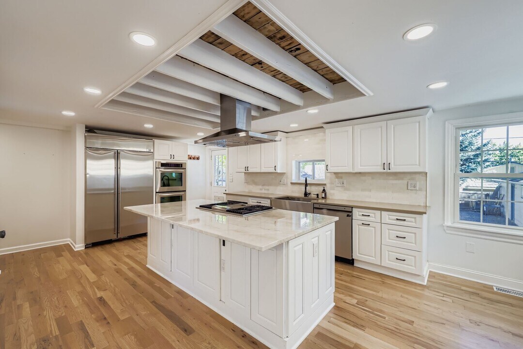 30 S Hoyt St in Lakewood, CO - Building Photo