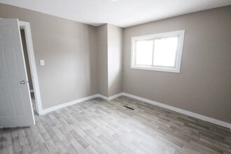 313 19 Ave in Regina, SK - Building Photo - Building Photo