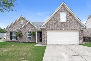 1776 Cresent Ln in Southaven, MS - Building Photo