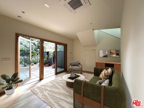 2545 Kelton Ave in Los Angeles, CA - Building Photo - Building Photo