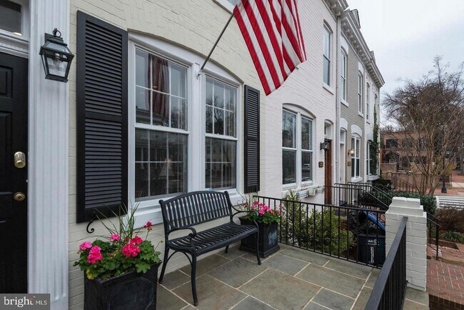 3250 Q St NW in Washington, DC - Building Photo - Building Photo