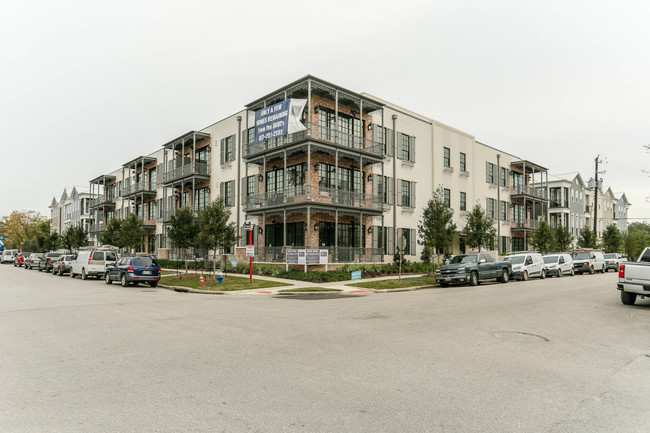 Bell Heights in Houston, TX - Building Photo - Building Photo