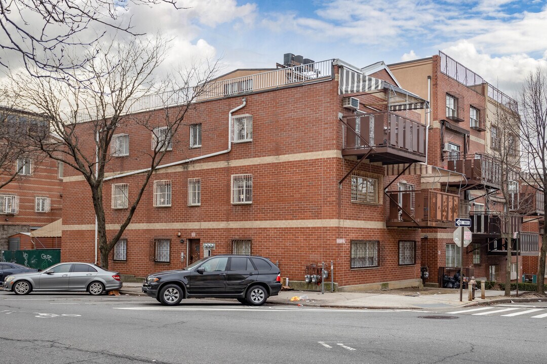 624 Wythe Ave in Brooklyn, NY - Foto de edificio