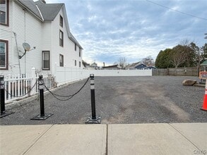 1017 White Pl in Utica, NY - Building Photo - Building Photo