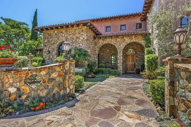 property at 19557 Fortuna Del Este