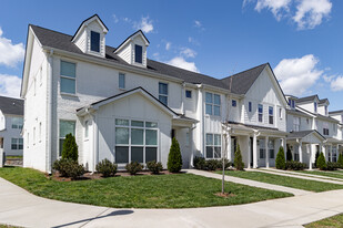 Webb Reserve in Lebanon, TN - Building Photo