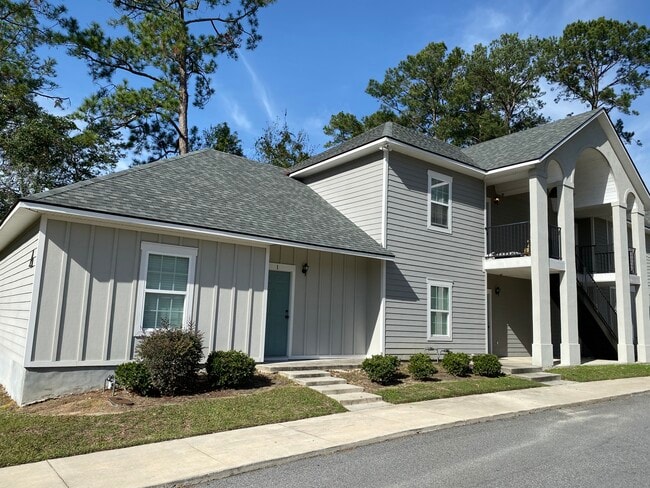 Baytree Court Apartments in Valdosta, GA - Building Photo - Building Photo