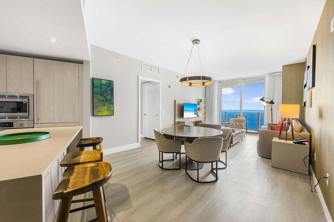 4111 S Ocean Dr in Hollywood, FL - Building Photo