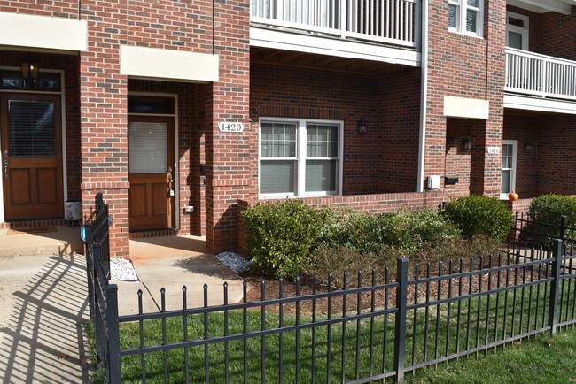 1420 W 4th St in Charlotte, NC - Building Photo - Building Photo