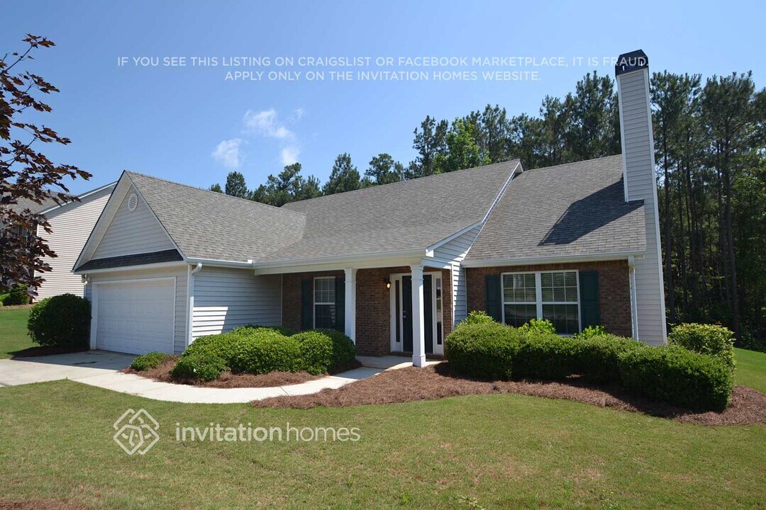 555 Wellington Ln in Monroe, GA - Building Photo