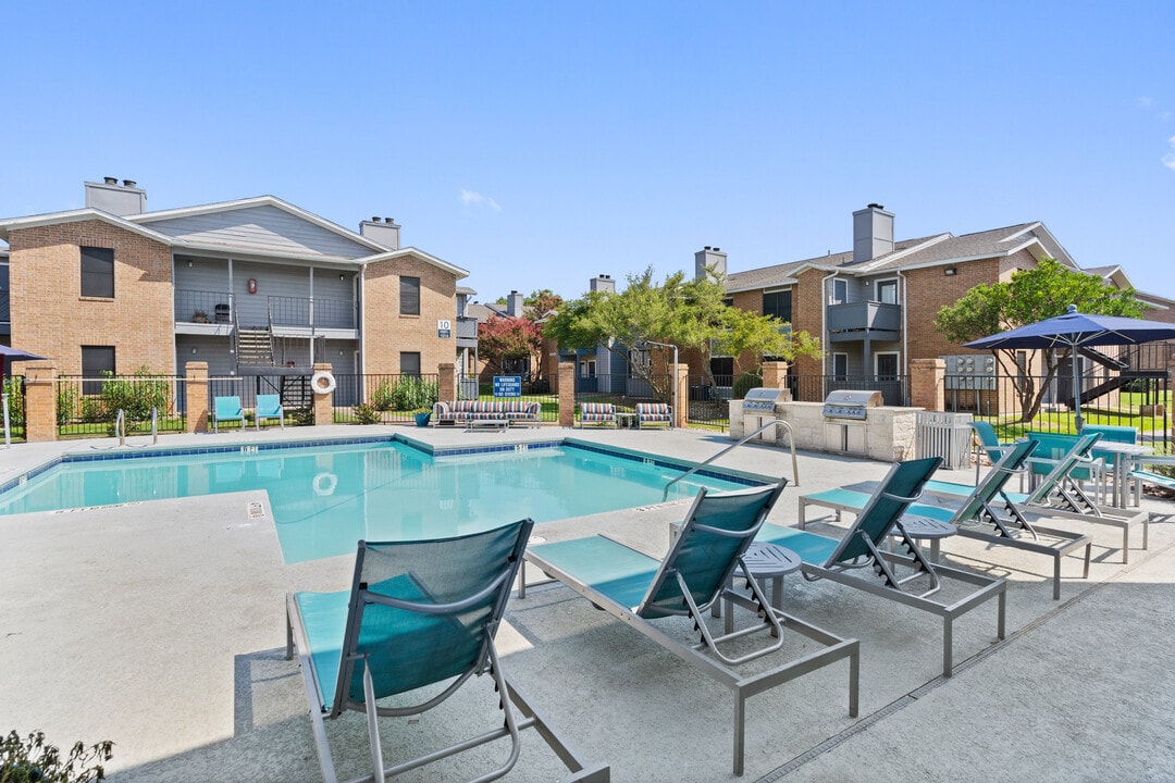 Topaz Apartments in San Marcos, TX - Foto de edificio