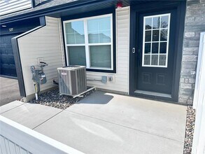 5277 Long Pointe Pass in Woodbury, MN - Building Photo - Building Photo