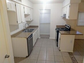 3600 Biscay Dr in Arlington, TX - Building Photo - Building Photo