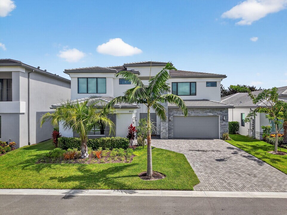 8521 Ganton Dr in Boca Raton, FL - Building Photo
