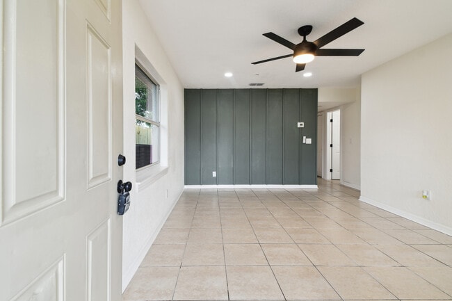 3320 W Kathleen St, Unit A