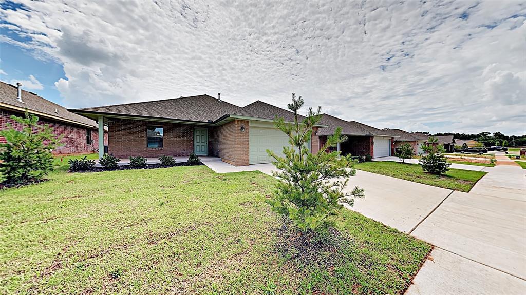 138 St Charles Way in Midwest City, OK - Building Photo