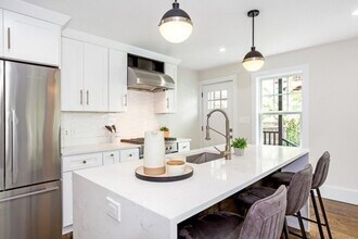 10 Brook St in Somerville, MA - Foto de edificio - Building Photo