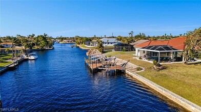 706 SE 44th St in Cape Coral, FL - Building Photo - Building Photo