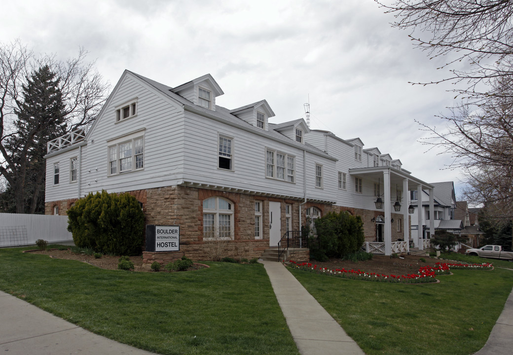 Boulder International Hostel in Boulder, CO - Building Photo