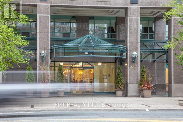 889-889 Bay St. in Toronto, ON - Building Photo