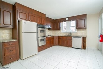 27 Ashwood Ave in Summit, NJ - Building Photo - Building Photo