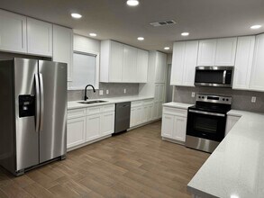 1413 Forehand St in Crockett, TX - Foto de edificio - Building Photo