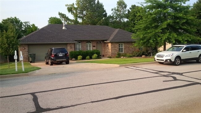 1320 E Ash St in Fayetteville, AR - Building Photo - Building Photo