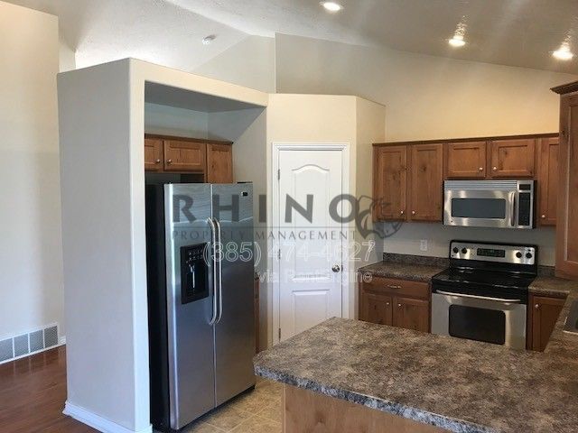 1919 N Sego Lilly Dr