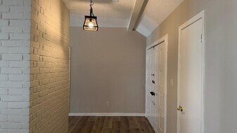 2218 Woodland Park Dr in Houston, TX - Building Photo