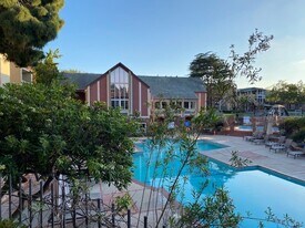 6515 Green Valley Cir, Unit 200 in Culver City, CA - Building Photo