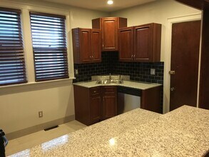 76 Cottage St, Unit Lower Apartment in Buffalo, NY - Foto de edificio - Building Photo