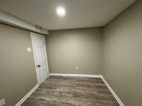 2002 Barbee St, Unit 5 in Houston, TX - Building Photo - Building Photo