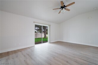 102 SE 39th Terrace in Cape Coral, FL - Foto de edificio - Building Photo