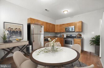 1132 W Nevada St in Philadelphia, PA - Building Photo - Building Photo