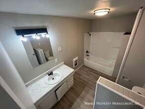 950 S 10th St in Slaton, TX - Building Photo - Building Photo