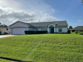 4448 NW Bighorn Ave in Port St. Lucie, FL - Building Photo