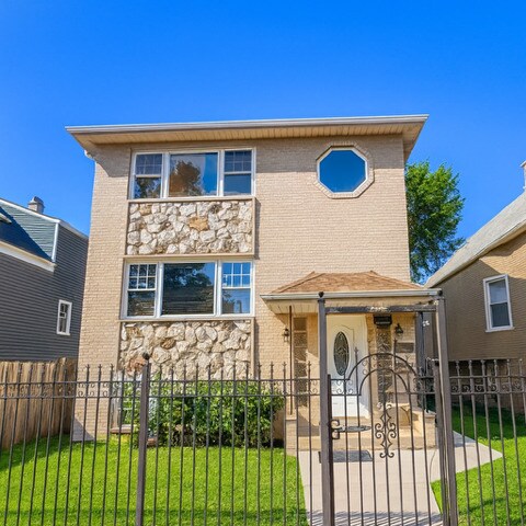 5206 W Eddy St in Chicago, IL - Building Photo