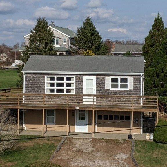 17 Spruce Ave in Narragansett, RI - Building Photo