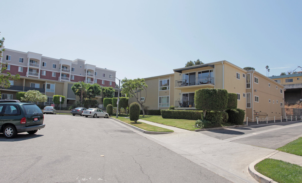 Parkview Manor in Los Angeles, CA - Building Photo